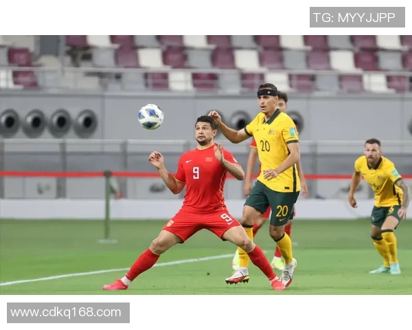 南京足球队在洲际杯中的灵活性表现引发热议展现战术多样性与团队协作能力